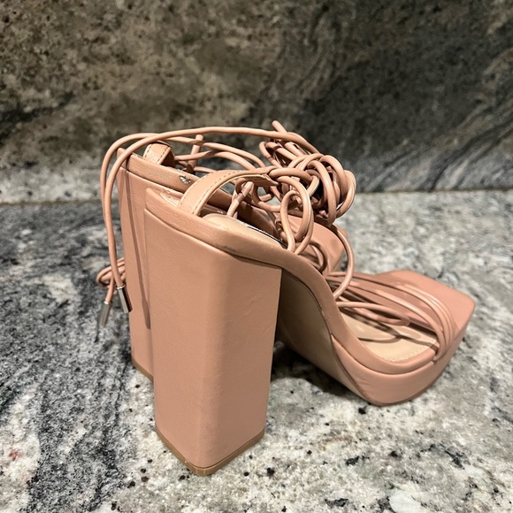 Steve Madden Women's Manzie Heeled Sandal - Picture 2 of 6